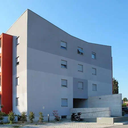 Pinezic By Interhome