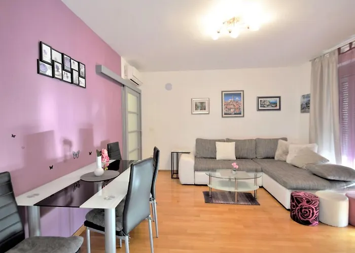 Pinezic By Interhome 로비니